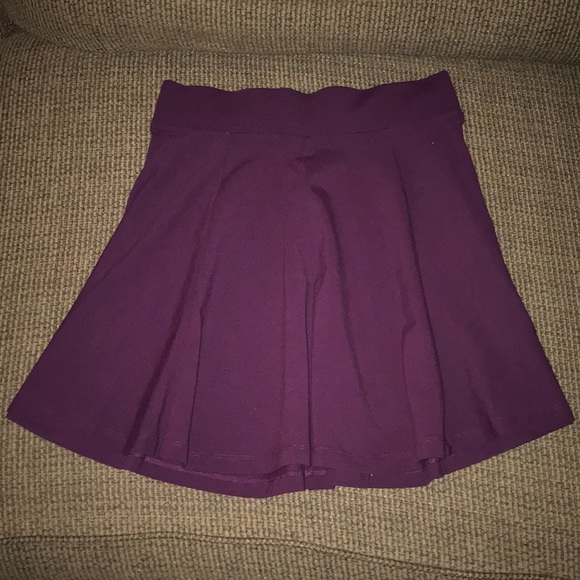 H&M Dresses & Skirts - H&M Skater Skirt